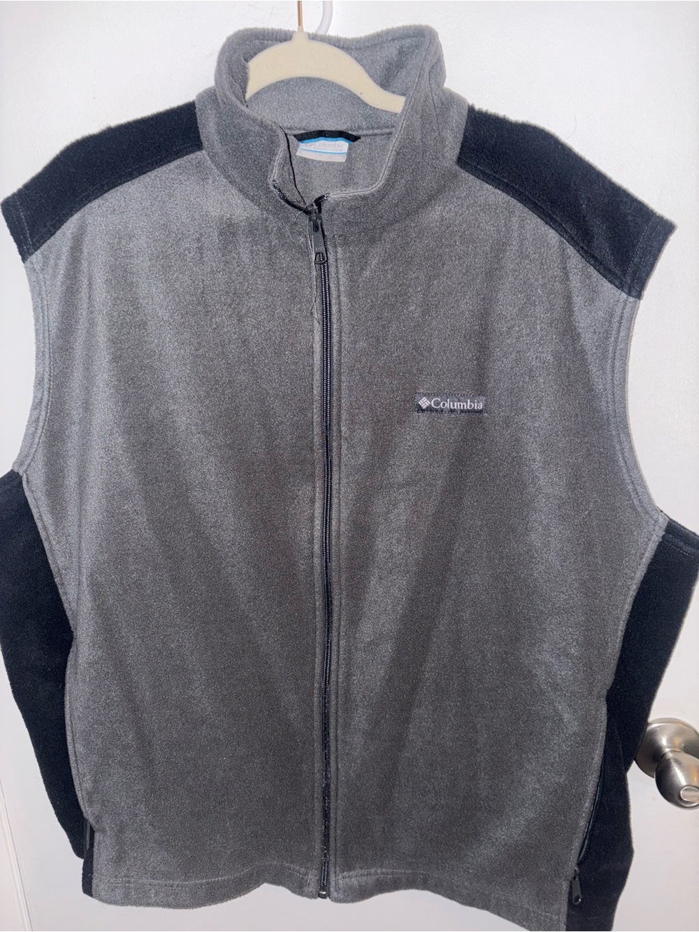 Columbia Men's Gray and Black Fleece Vest - Full Zip